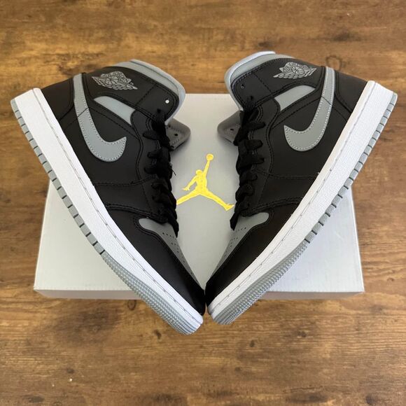 Jordan 1 Mid ‘Shadow’ (W) size 7.5W/6M - Picture 7 of 10